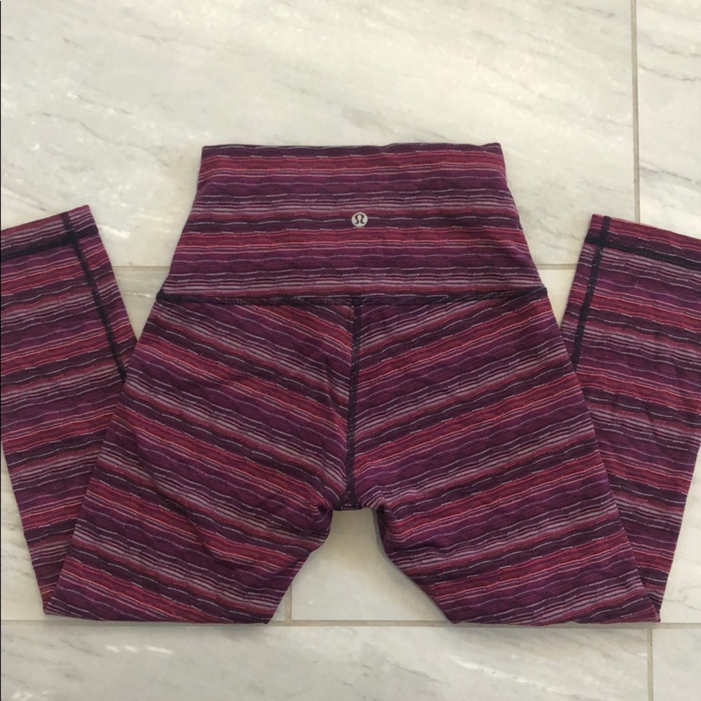 Lululemon cropped 21” leggings size 6 multicolor